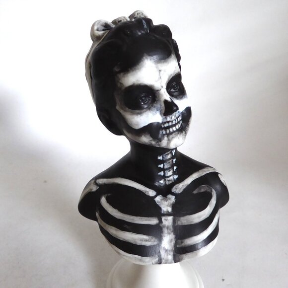 NEW SKELETON DEATH BECOMES HER UPCYCLED GOTHIC HALLOWEEN HORROR FIGURINE ODDITY - Picture 3 of 10